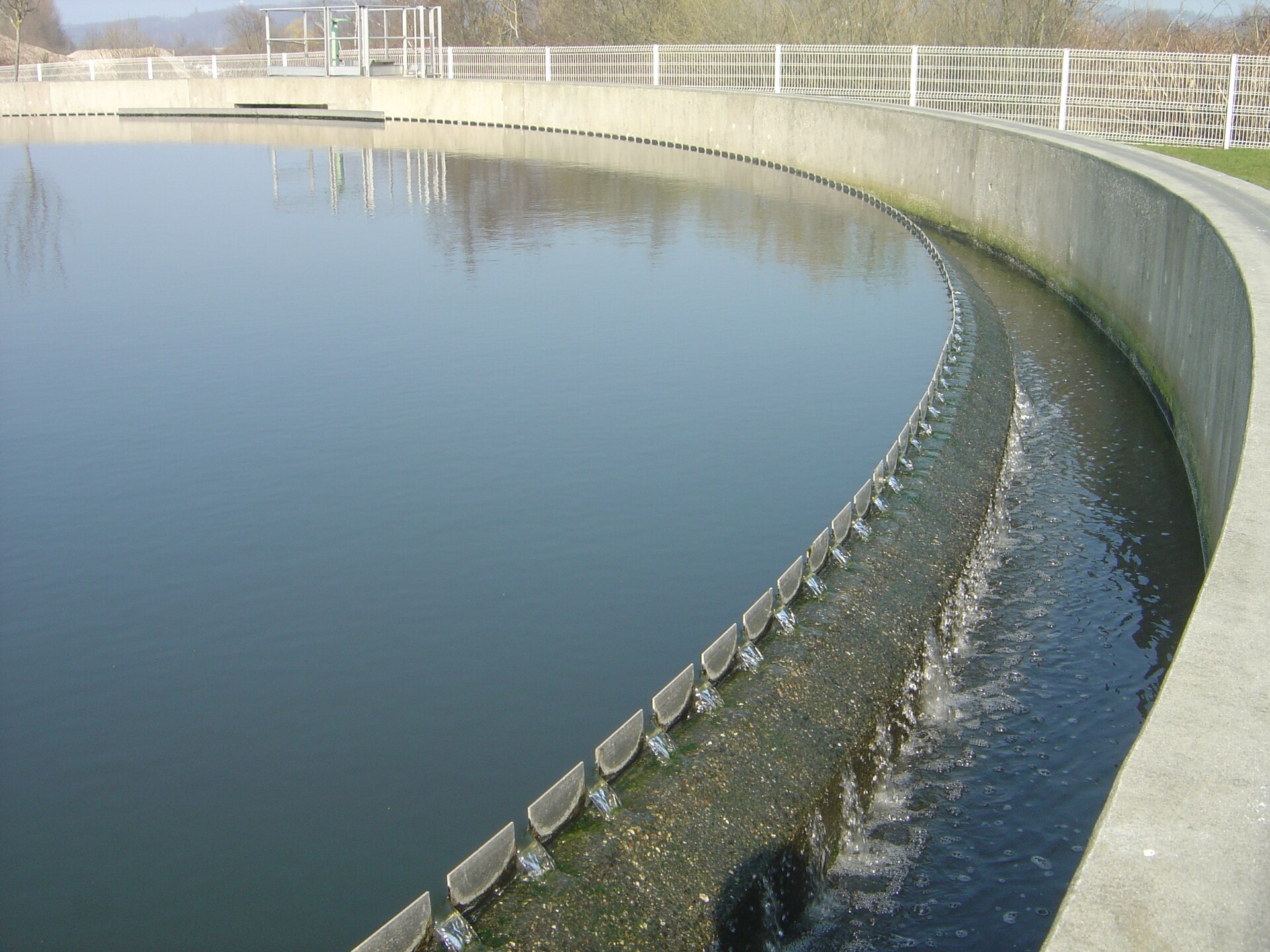 Clarifier weir at a water treatment works. Stock photograph, not a Samanga site